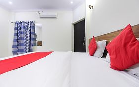 Oyo Hotel Paradise
